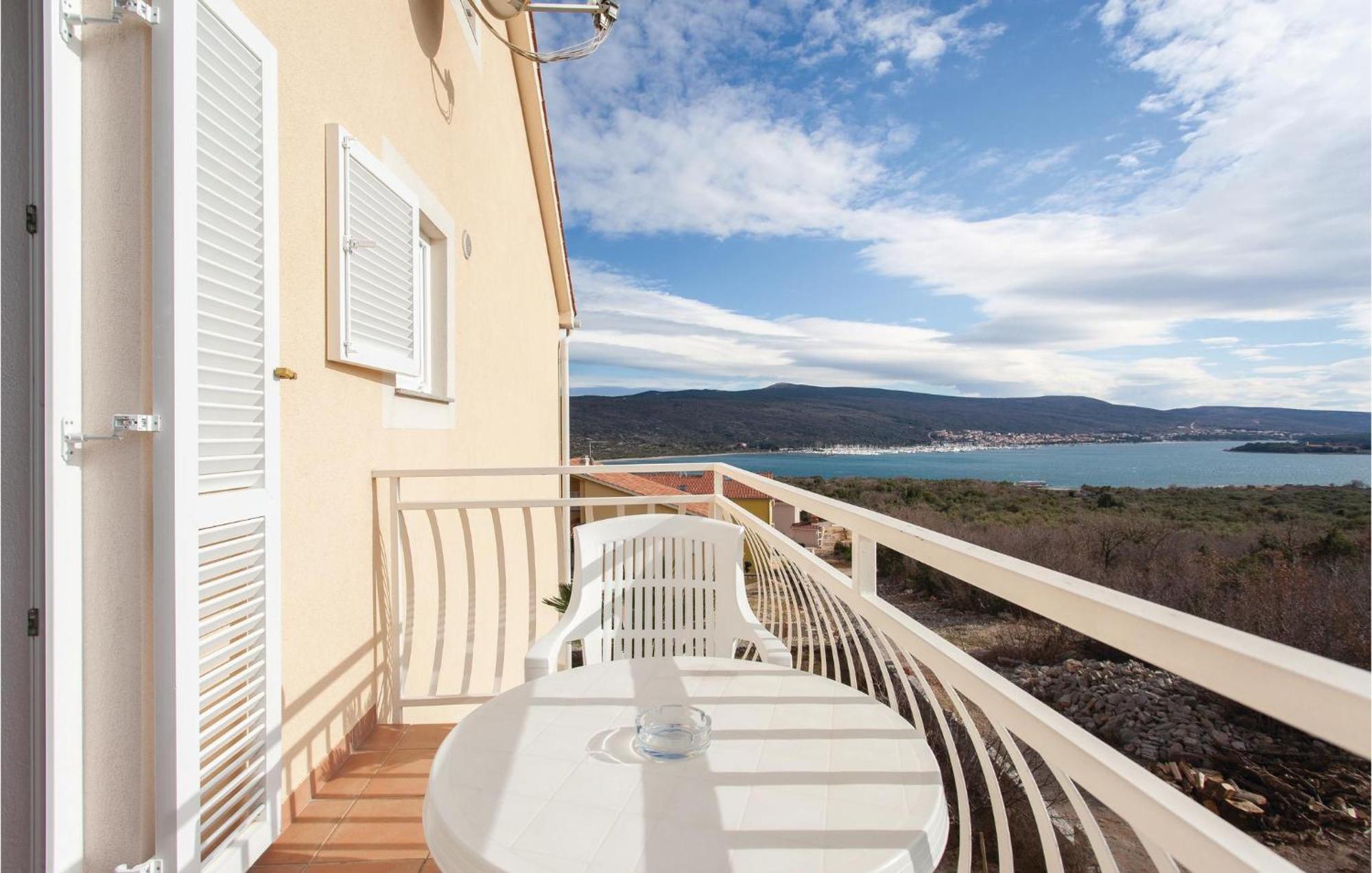 Stunning Apartment In Kornic With House Sea View Екстер'єр фото